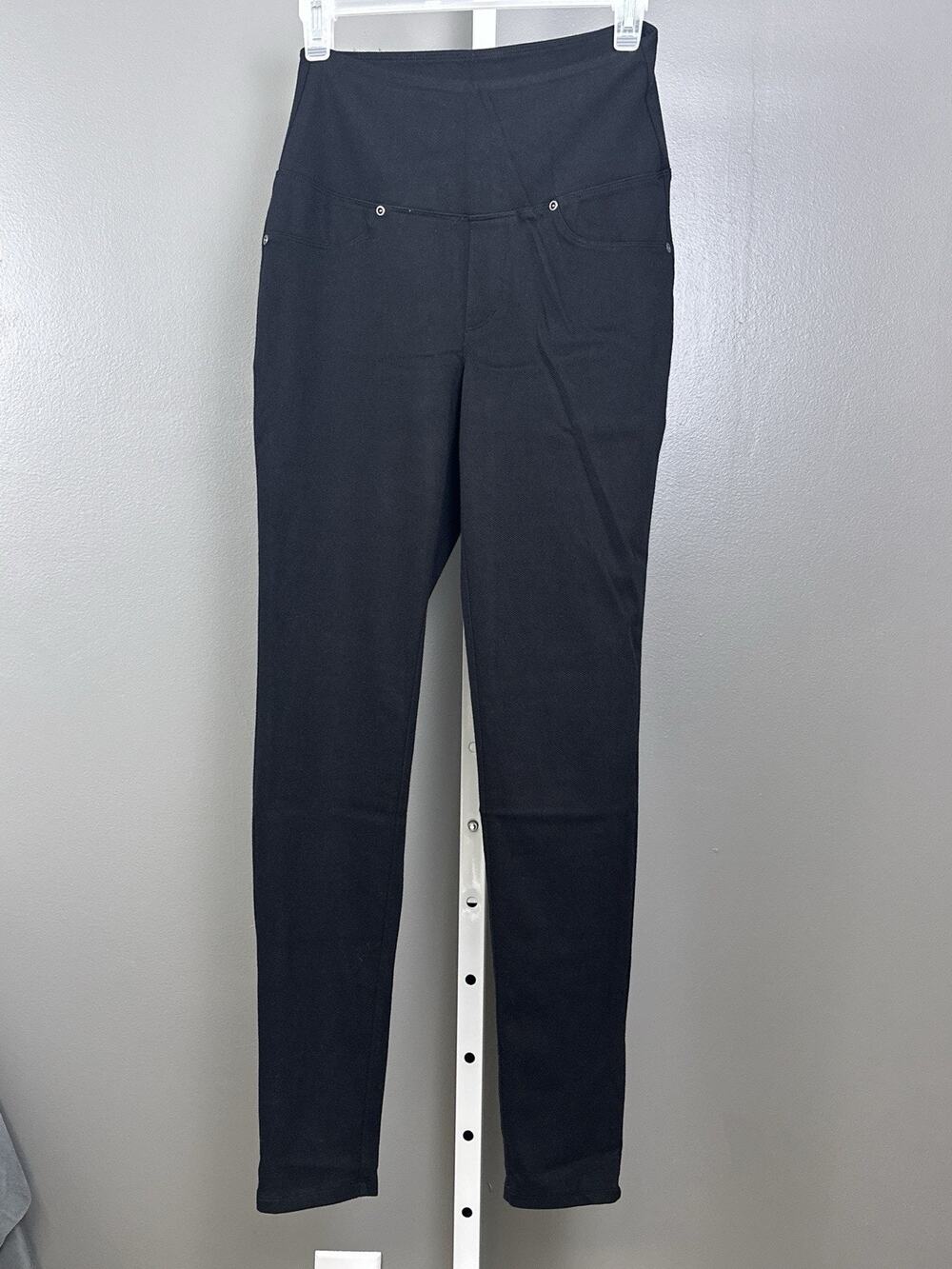 Ruby Ribbon Pull On Stretch Jeans Pants Black Size Medium Slimming Jeggings NWOT